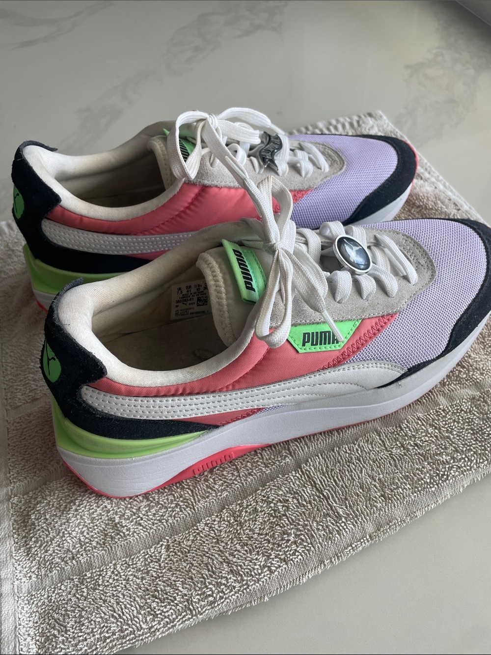 Puma Cruise Rider sneakers. - Picture 2 of 10